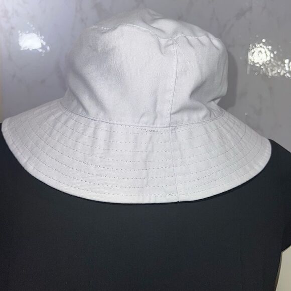 NWT Reversible Alice & Olivia Bucket Hat - Picture 7 of 7